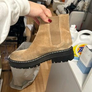 Marc Fischer boots w gummy sole